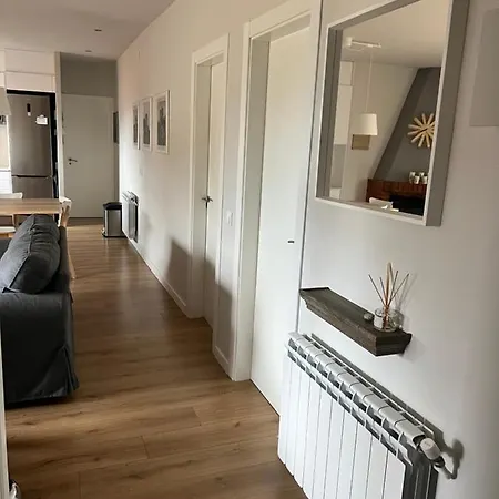 La Pertusa 1r Piso Apartment *